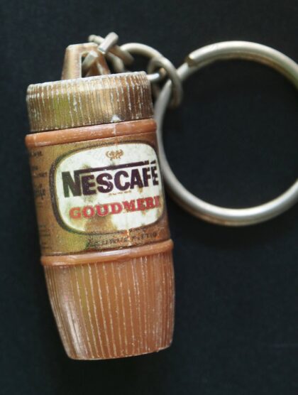 Nescafé sleutelhanger by Alf van Beem, 2016 — archival coffee print from Wikimedia Commons (institutional source)