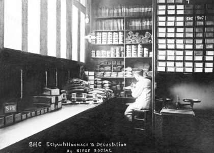 Salle d'échantillonnage et de dégustation de café au siège social de la Société Havraise Calédonienne, SHC…